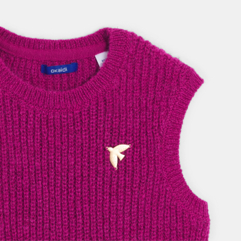 سترة (كنزة) من الصوف، مُضلعة وبدون أكمام، باللون الأرجواني المائل للأحمر الداكن للفتيات